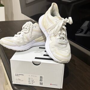lululemon athletica Women's Blissfeel Running Shoes - White